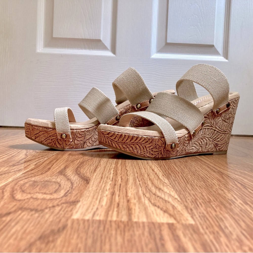 Stacked Heel Sandal (Size 7 1/2)